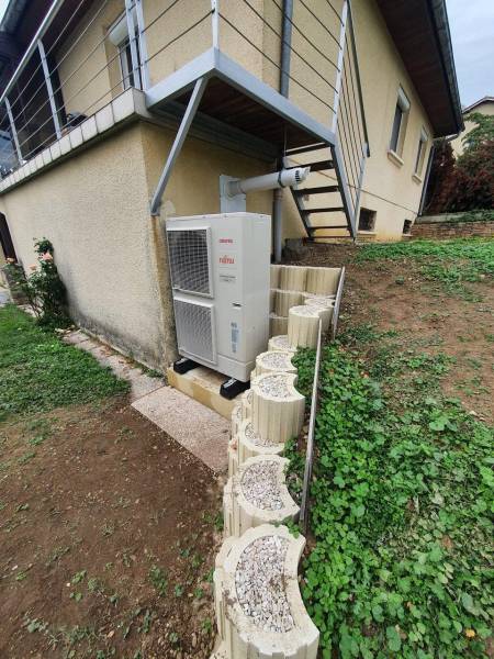 groupe extérieur double ventilo pouvant développer du 60°C jusqu'à -20°c ext