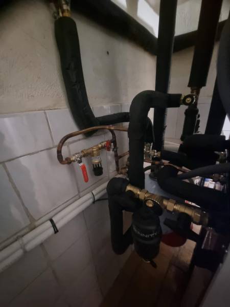 Disconnecteur, filtre à boue, soupape différentielle , mitigeur thermostatique ECS