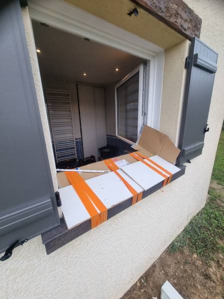 PROTECTION DU REBORD DE FENETRE POUR UNE DEMOLITION ET EVACUATION AVEC 0 ACCIDENT
