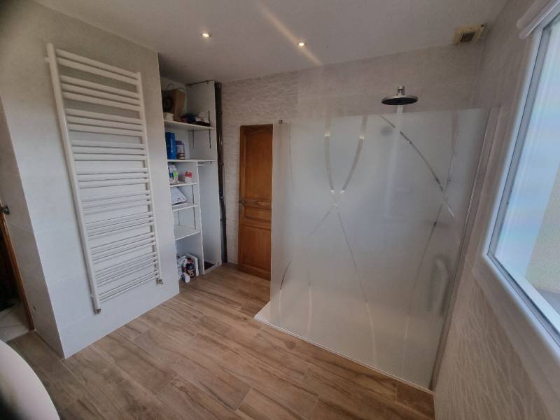 Rénovation complète d'une salle de bain à Villeneuve de Marc près de saint Jean de Bournay en Isère