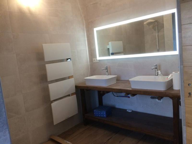 installation miroir salle de bain à Sainte Colombe