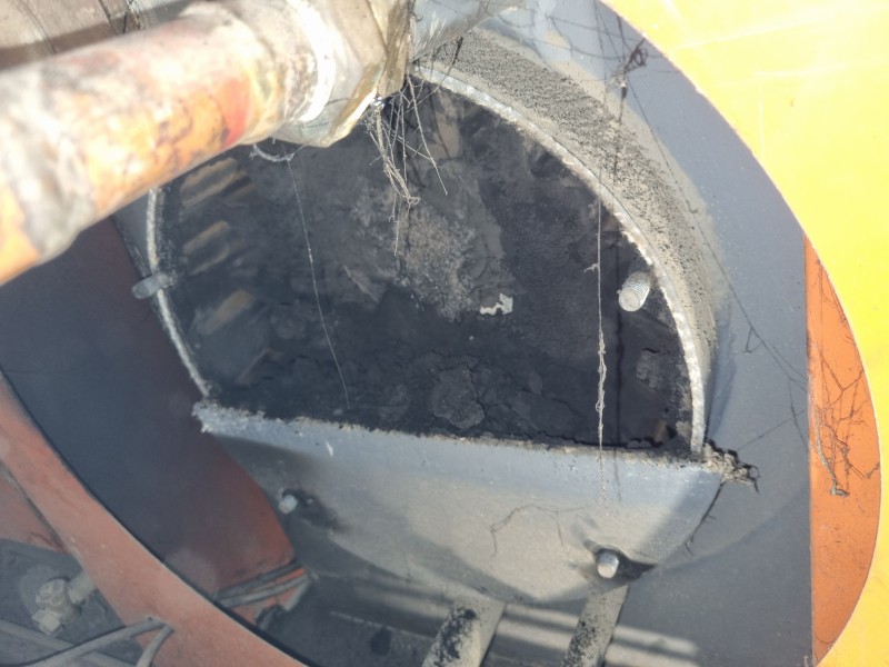 arrière du corps de chauffe ( boite de fumées ) complètement obstrué